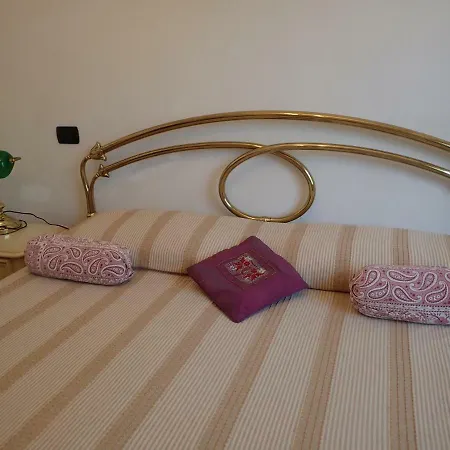 Casetta Tra Gli Ulivi Vicina Al Mare *