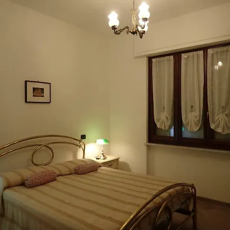 Casetta Tra Gli Ulivi Vicina Al Mare Lejlighed