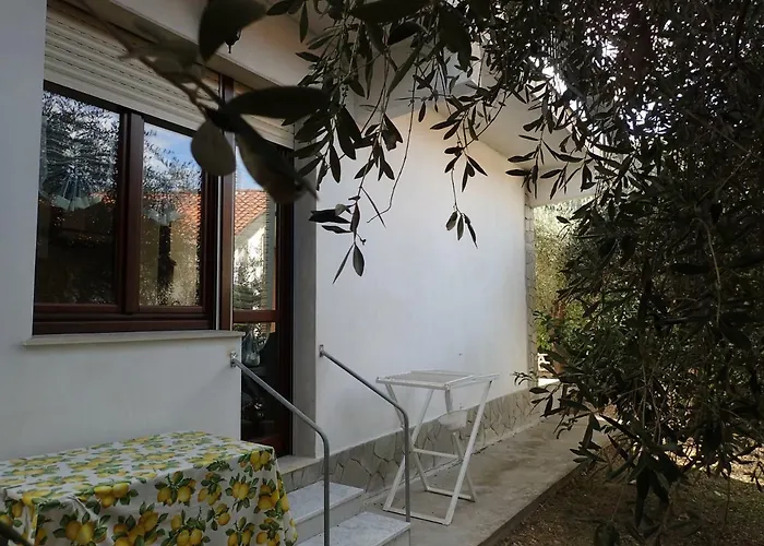 Casetta Tra Gli Ulivi Vicina Al Mare Giustenice